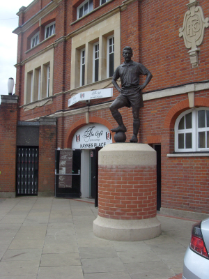 1-Fulham-JohnnyHaynes015
