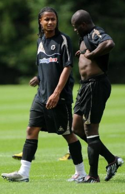 27 Michael Mancienne w 03 George Elokobi
