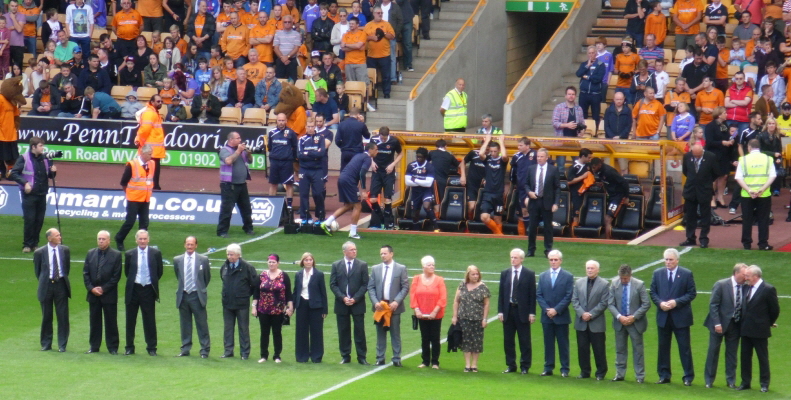 13-08-10 Waggy Tribute Lineup RGsSAM_0198A